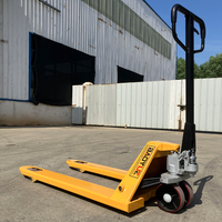 SYNGE Hot Selling 2Ton Hand Pallet Truck dengan Ketinggian Garpu 80mm untuk Penggunaan Dalam Ruangan Garansi 1 Tahun-Pompa Hidrolik untuk Mesin Pengangkat