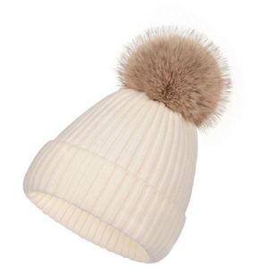 Vente en gros de bonnets d'hiver tricotés personnalisés avec logo brodé, bonnets parent-enfant avec pompon en fourrure - Product Image 6