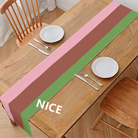 Chemin de table en polyester imprimé série arc-en-ciel Gynesexual personnalisé, idéal pour la mise en scène de dîners domestiques et la décoration de fêtes.