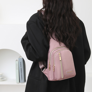 Bolso de Pecho para Mujer de Alta Calidad, Bolso Bandolera Casual de Moda, Bolso de Hombro Ligero con Nylon Impermeable y Conector para Auriculares - Product Image 3
