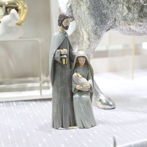 Vente en gros <span class=keywords><strong>de</strong></span> statue <span class=keywords><strong>de</strong></span> <span class=keywords><strong>la</strong></span> <span class=keywords><strong>Sainte</strong></span> Famille sculpture <span class=keywords><strong>de</strong></span> <span class=keywords><strong>la</strong></span> Nativité en résine décoration chrétienne OEM personnalisée pour église maison et cadeau <span class=keywords><strong>de</strong></span> Noël - Product Image 2