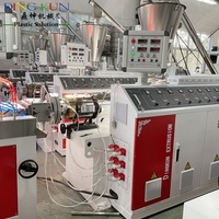 Machine de fabrication de panneaux muraux en PVC de 200-300 mm, extrudeuse de panneaux creux pour plafonds et murs, installation rapide en plastique