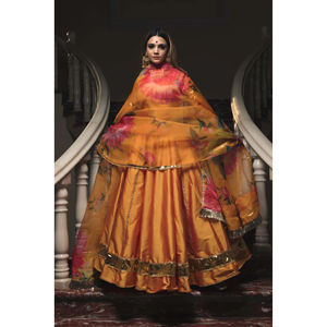 Lehenga Jaune Moutarde à Motifs Floraux avec Dupatta Transparent Bordure Dorée Tenue Ethnique de Créateur pour Mariage Fête Tenue Traditionnelle Festive - Product Image 1