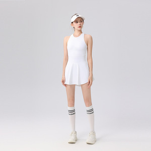 Gaun Golf Tenis Wanita Mewah Bergaya Warna Solid Slim Fit Dengan Celana Pendek Terpisah Gaun Pickleball Olahraga Bernapas Model Racerback - Product Image 5