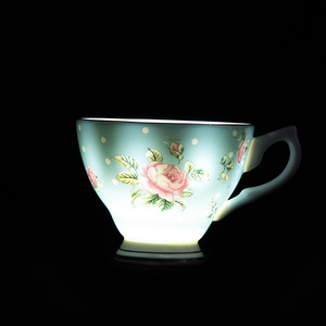 Juego de Tetera con 2 Tazas y Platillos de Porcelana Fina, Juego de Té Rojo de Cerámica Elegante de Alta Calidad para la Hora del Té - Product Image 6