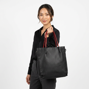 Sac messager noir texturé avec poignées rouges pour les trajets quotidiens - Product Image 3
