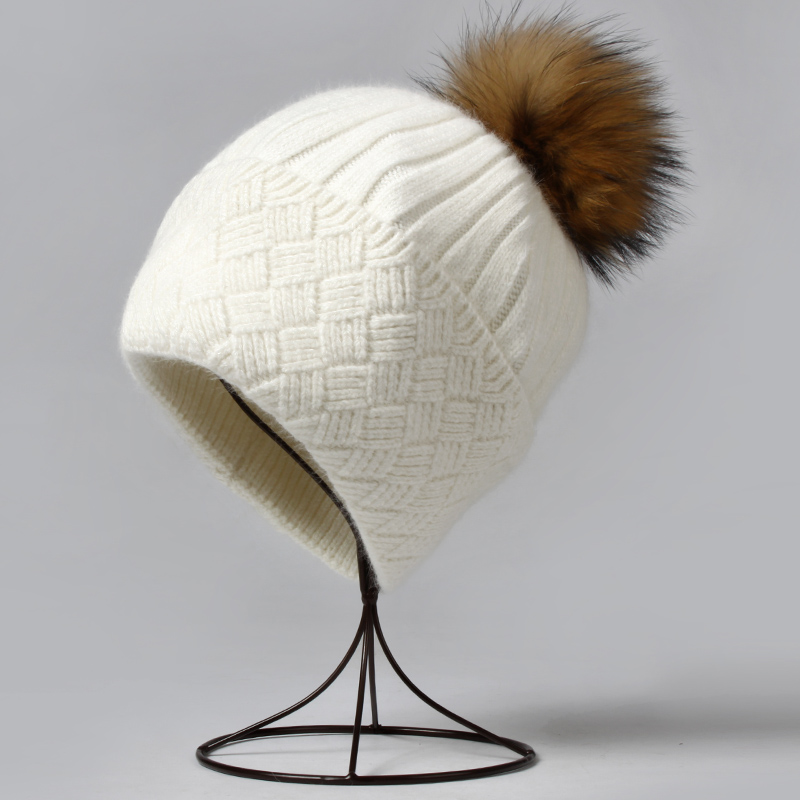 Blanc avec pompon