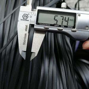 30 Jahre Fabrik GRS Umweltfreundliches Recyceltes Kunststoff Schwarzes Dunkles 5 mm PE-Rattan-Streifen Synthetisches Rattan-Material zum Flechten - Product Image 2