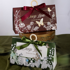 Boîtes à dragées triangulaires personnalisées pour <span class=keywords><strong>mariage</strong></span>, emballage cadeau cosmétique pliable, boîte en papier avec laminage mat et gaufrage pour bonbons - Product Image 4