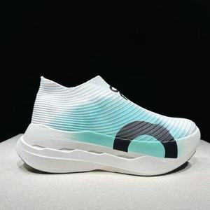 Zapatillas deportivas de lujo de la nueva serie ultra-cool con cordones, suela gruesa amortiguadora y malla de tela de algodón estampada que no desvanece. - Product Image 2