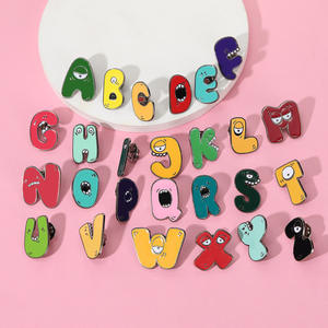 Spilla con Lettere dell'Alfabeto Inglese in Lega Elettroplaccata, Simpatica e Divertente, Distintivo Personalizzato con Abbreviazione del Nome - Product Image 2