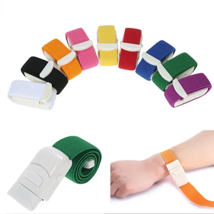 헌혈, 주입 및 응급 치료를 위한 소프트 및 라텍스 프리 버클 지혈대 - Product Image 1