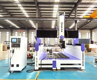 Machine de fraisage CNC à 5 axes de haute précision 1,3*2,5m avec changeur d'outils automatique pour la sculpture sur bois 3D, la découpe de mousse EPS et le fraisage de moules