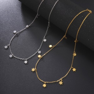 Collier ras du cou Lilia Modèle 01 pour femme, en acier inoxydable plaqué or 18 carats, tendance, cadeau étoile - Product Image 1