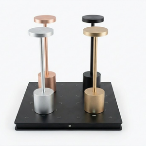 <span class=keywords><strong>Lampe</strong></span> de table <span class=keywords><strong>LED</strong></span> tactile rechargeable de qualité commerciale pour restaurant haut de gamme, avec base de charge 4-en-1 et station de charge <span class=keywords><strong>sans</strong></span> <span class=keywords><strong>fil</strong></span> - Product Image 1
