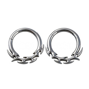 Pendiente de titanio ASTM F136 con forma de espina de fuego para nariz, aro de cartílago, aleación de titanio G23, joyería punk para piercing corporal - Product Image 1