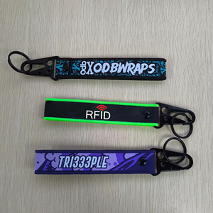 Venta caliente promocional logotipo personalizado bordado RFID Jet Tag tela llavero tejido llavero - Product Image 1