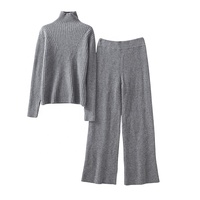 Costume de yoga en tricot de laine et cachemire sexy de luxe personnalisé ensemble de pulls deux pièces à col ras du cou pour femmes rayées