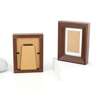 YUESHEN Cadre photo en bois massif personnalisé, support de bureau en noyer, porte-photo en bois, pièces usinées CNC