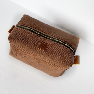 Pochette de maquillage carrée en velours côtelé marron chocolat avec <span class=keywords><strong>logo</strong></span> personnalisé - Product Image 1