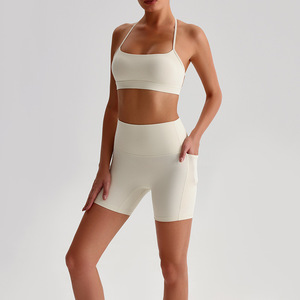 Short de yoga respirant à séchage rapide avec poches de levage des hanches Short de course et de fitness nu taille haute Sports serrés - Product Image 4