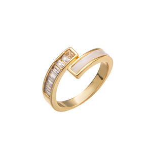 Anillo Abierto de Alta Calidad para Mujer, Chapado en Oro, Sin Deslustre, Sin Níquel, Sin Plomo, Moderno, con Circonita Blanca y Diseño de Concha, Venta al por Mayor - Product Image 6