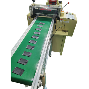 Machine de découpe automatique de rouleaux de ruban adhésif sur convoyeur - Product Image 2