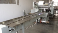 Nouvelle machine d'emballage thermorétractable légumes/fruits/noix de coco feuille de papier alimentaire chimique boisson vêtements marchandise moteur PLC