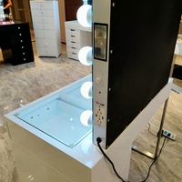 Docarelife Stock aux États-Unis Coiffeuse BT moderne pour chambre à coucher avec miroir éclairé à ampoules et plateau en verre