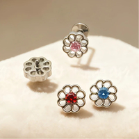 Anting Titanium ASTM F136 CZ Labret Helix Flatback untuk Tindik Telinga Wanita dengan Ulir Internal