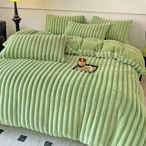 Juego de Funda Nórdica de 4 Piezas de Felpa de Conejo Color Caqui, Estilo Nórdico - Product Image 1