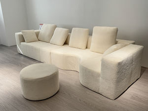Sofá Modular Curvo y Extendido, Tapizado en Lana de Cordero Texturizada, Color Blanco Crema, con Taburete a Juego, Suave y Acolchado, para Escuela o Parque - Product Image 5