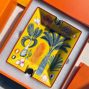 Cenicero de sobremesa de cerámica amarilla simple, grande, estilo europeo, con cartucho de vapor y saborizante, para el hogar, banquetes, almacenamiento y oficina. - Product Image 3