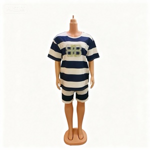 Completo Primaverile a Due Pezzi con Maniche Corte e Righe, <span class=keywords><strong>Abbigliamento</strong></span> Unisex Stile Giapponese, Vestibilità Ampia in Poliestere con Applicazioni Brillanti - Product Image 3