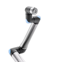 Bras robotisé collaboratif long UR8 avec ponceuse OnRobot pour l'assemblage, la manutention, le meulage et le polissage - Automatisation collaborative