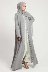Vestido Largo Modesto Color Gris Personalizado Leduo – Abaya con Puños Fruncidos y Hiyab para Mujeres Musulmanas - Product Image 3