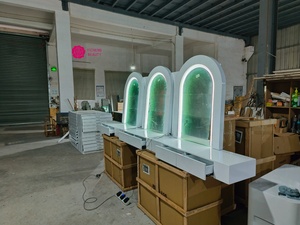 Yicheng <span class=keywords><strong>Beauty</strong></span> 2024 Tocador de diseño fantástico con espejo Espejo de maquillaje con luz Led para sala de estar con alta calidad - Product Image 4