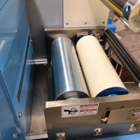 Petite machine de laminage et de revêtement électrique automatique à rouleaux pour laboratoire, adaptée aux matériaux PET/OPP