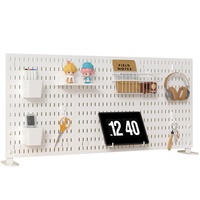 Présentoir de rangement en plastique perforé personnalisable, avec accessoires variés, autoportant, avec panneau de séparation de bureau à clipser et panneau suspendu