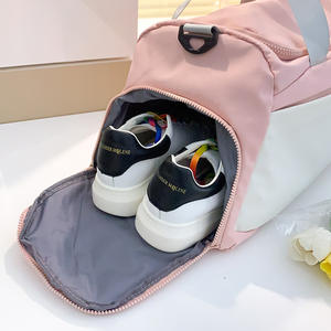 Sac de sport imperméable de grande capacité personnalisé, sac de voyage portable pour le yoga avec rangement pour chaussures, option de logo personnalisé - Product Image 3