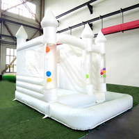 Château gonflable de mariage extérieur écologique blanc en bâche PVC 0,55 mm avec toboggan 5x4x3,8m, garantie 2 ans, pour 3 à 10 enfants