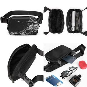 Riñonera de Nylon al por Mayor con Logotipo Personalizado, Riñonera Impermeable a la Moda con Cinturón Ajustable y Cremallera, Bolsa Casual para Viajes y Deportes - Product Image 2