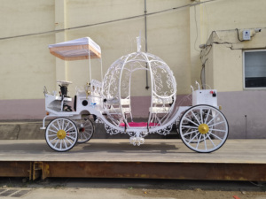 Carrosse de mariage royal à quatre roues, carrosse de mariage en forme de citrouille, carrosse de mariage tiré par des chevaux - Product Image 5