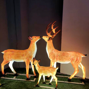 Grand cerf lumineux de Noël pour les grandes places extérieures et les expositions publiques saisonnières - Product Image 1
