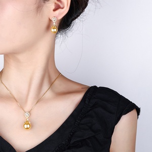 Wholesale Eco-friendly Copper Gold Plated Temperament Vintage Fashion Gold Plated 14-12mm Shell Pearl Necklace <b>Set</b> for Women - Product Image 5