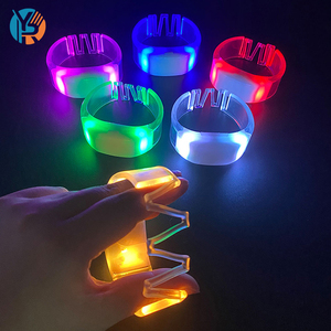 Pulsera Luminosa con Control Remoto para Graduaciones, Acción de Gracias, Navidad y Eventos, Brazalete LED DMX - Product Image 4
