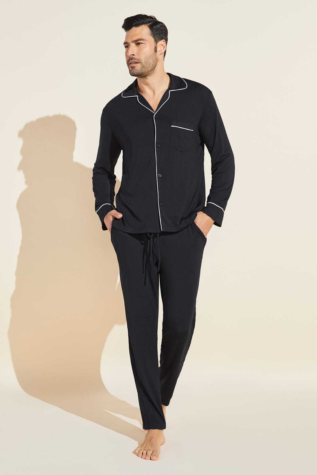 Negro caballero para hombre.