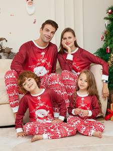 Pijamas Navideños Personalizados 2024, Pijamas Navideños a Rayas Rojas y Verdes, <span class=keywords><strong>Conjunto</strong></span> de Pijamas Navideños de Manga Larga para Combinar en Familia - Product Image 4