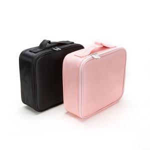 Bolsa de Almacenamiento Portátil Playboy, Elegante, 26x23x9cm, Organizador de Herramientas de Peinado, Estuche de Viaje - Product Image 2