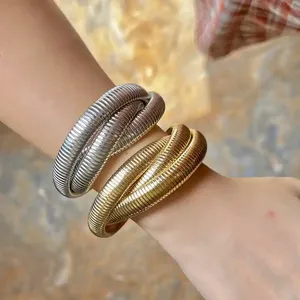 B3922 <span class=keywords><strong>Bracelet</strong></span> en acier inoxydable <span class=keywords><strong>Bracelet</strong></span> à breloques italien Vente en gros <span class=keywords><strong>Bracelet</strong></span> plaqué <span class=keywords><strong>or</strong></span> 18 carats étanche Homme - Product Image 1